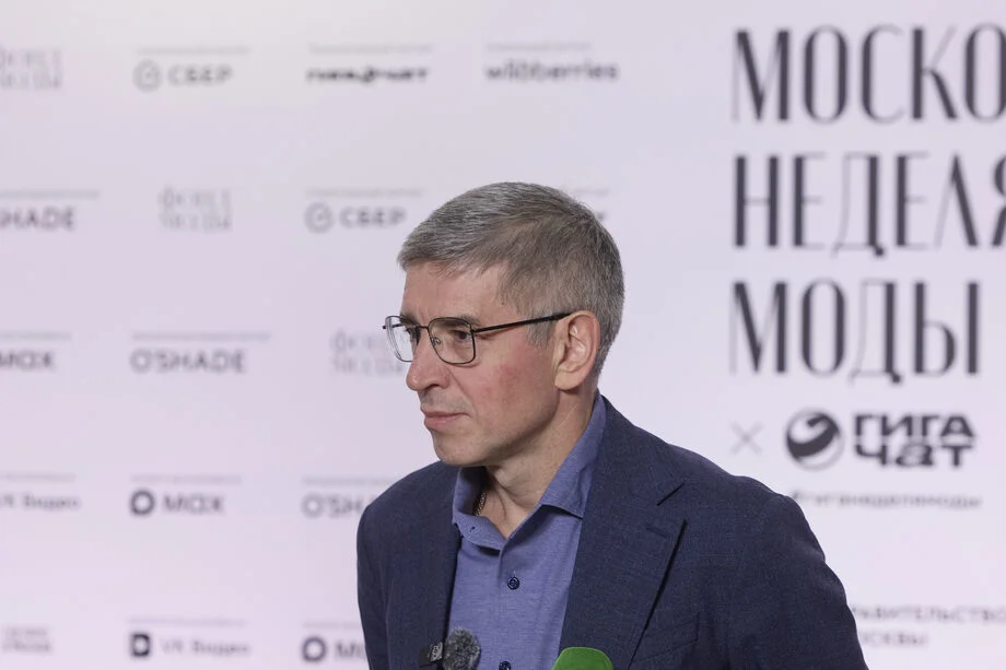 Московскую неделю моду посетил Алексей Фурсин, Министр Правительства Москвы, руководитель Департамента культуры города Москвы, где рассказал о развитии мероприятия и индустрии.